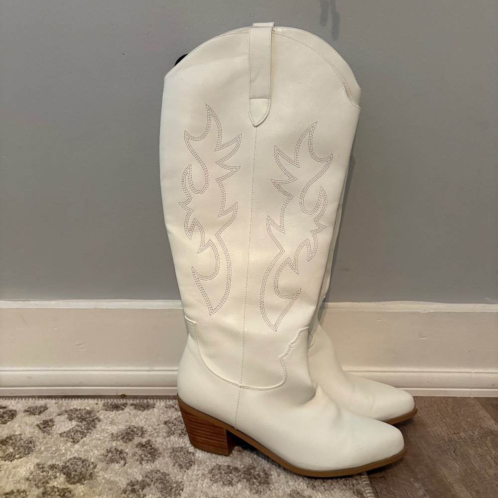 Wide calf cowboy boots